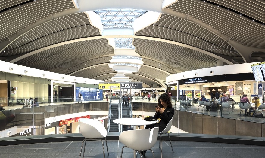Renaud Lièvre : « la gestion des flux est la priorité n°1 d&rsquo;iGuzzini » (Lumières N°55 – Cahier technique : Éclairage des aéroports 1/5)