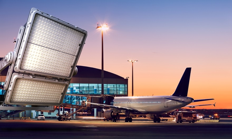 Sébastien Dumont : « Keris d&rsquo;Eclatec, une gamme dédiée aux parkings avions » (Lumières N°55 – Cahier technique – Éclairage des aéroports 4/5)